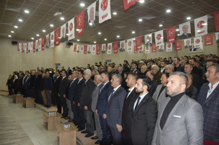 Edremit'te MHP'ye 300 Yeni Üye Katıldı