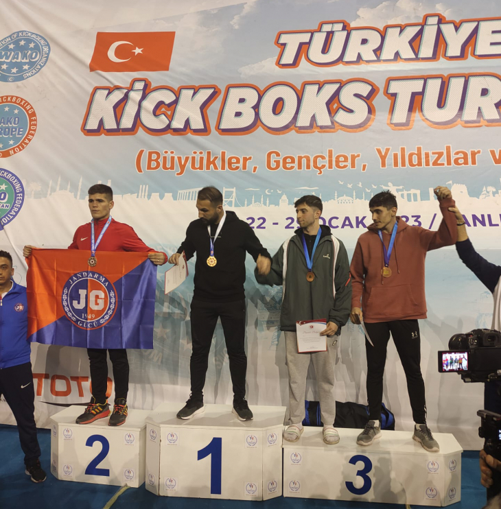 BAÜN'lü Sporculardan Türkiye Kick Boks Turnuvası'nda Büyük Başarı