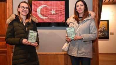 Karesi Atatürk Evi Ziyaretçilerine Kitap Sürprizi